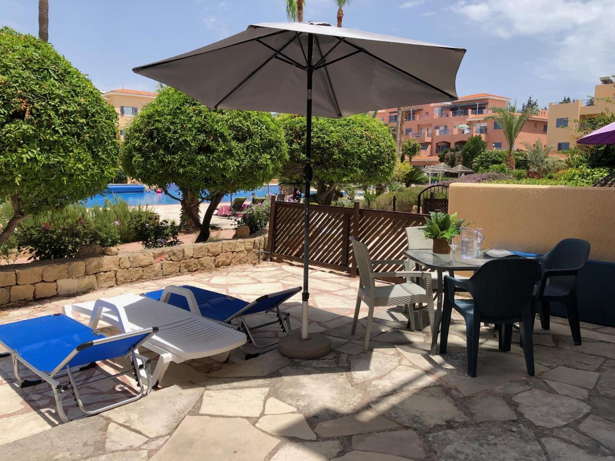 Stylish 1 Bedroom Apartment In Limnaria Gardens Paphos Exterior photo